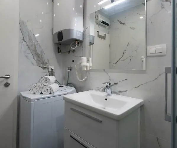 Ips Apartment With Free Parking Appartamento
