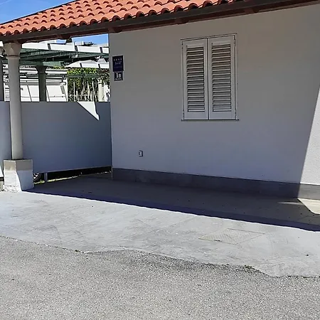 Ips Apartment With Free Parking Apartment