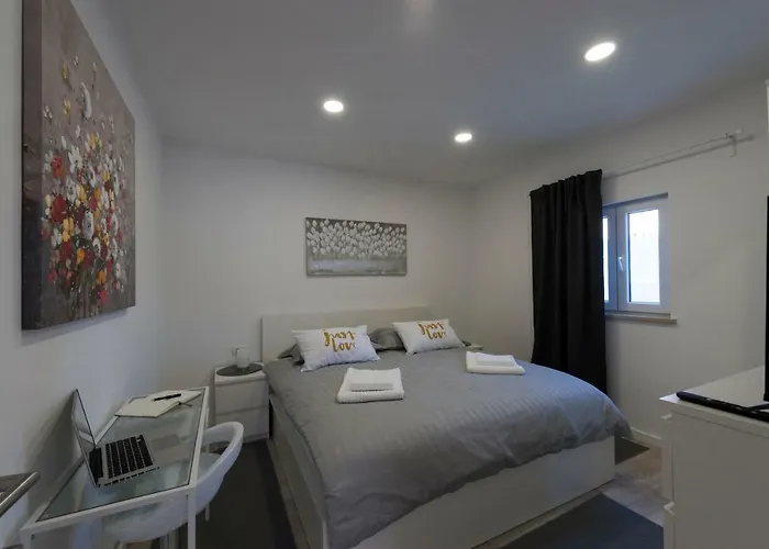 Ips Apartment With Free Parking